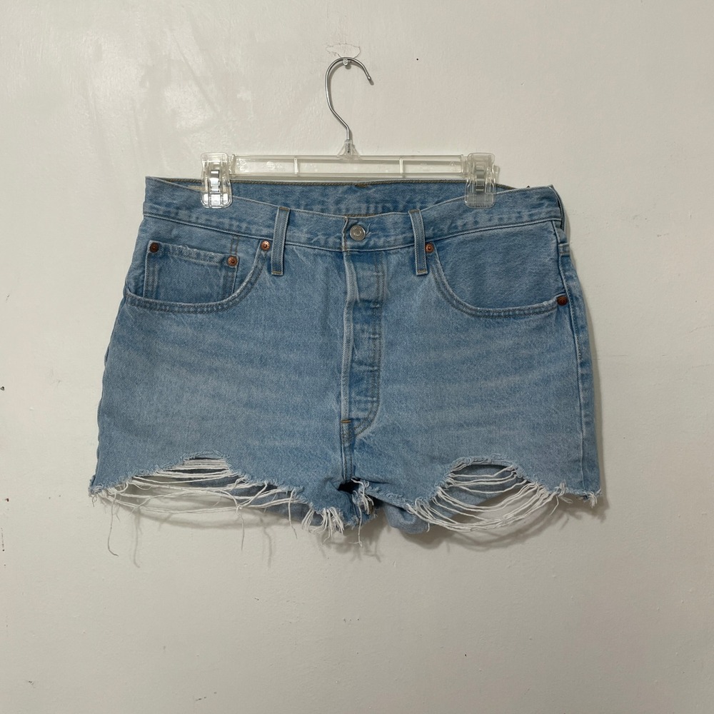 Levis Premium 501 Women Button Fly Light Wash Distressed Cut Off Denim Shorts 32